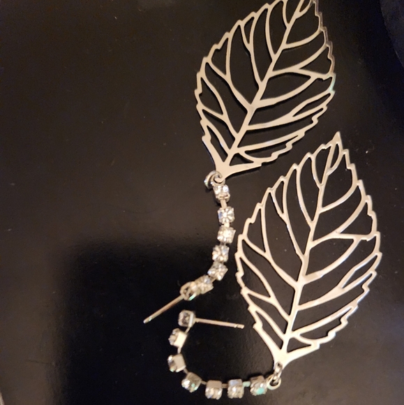 Earrings - Picture 2 of 3